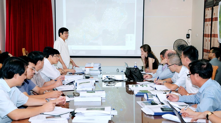 Chủ tịch UBND tỉnh Phùng Quang Hùng nghe báo cáo Đồ án quy hoạch một số khu du lịch trên địa bàn tỉnh