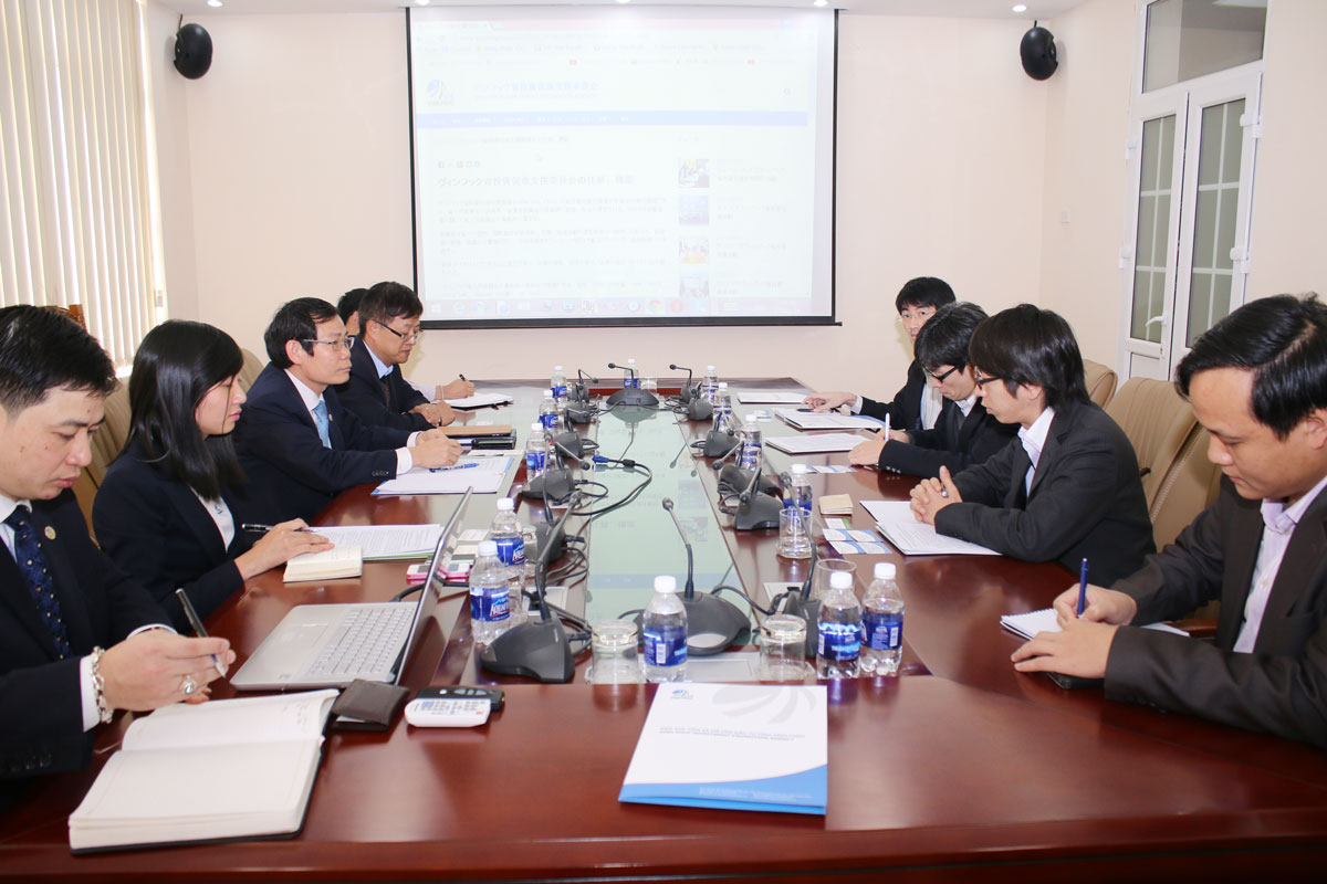 驻越南的日本大使馆跟永福省投资促进与支援委员会进行访问和工作