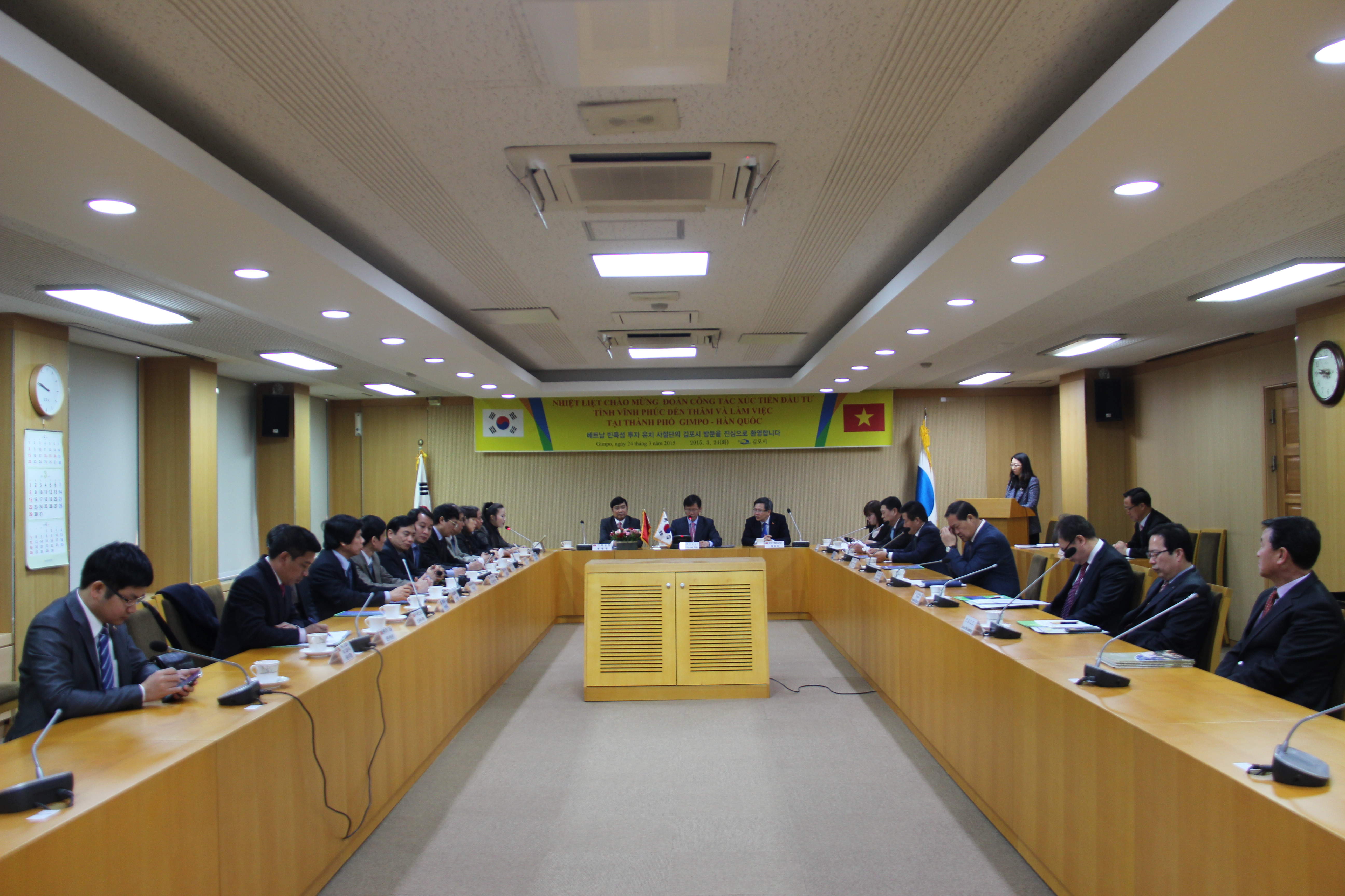 ヴィンフック省訪問団は韓国、Gimpo市へ訪問した