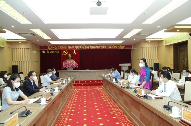 ビンフック省共産党委員会の書記官が、韓国系のサムスン電子ベトナムの社長との会合を開催