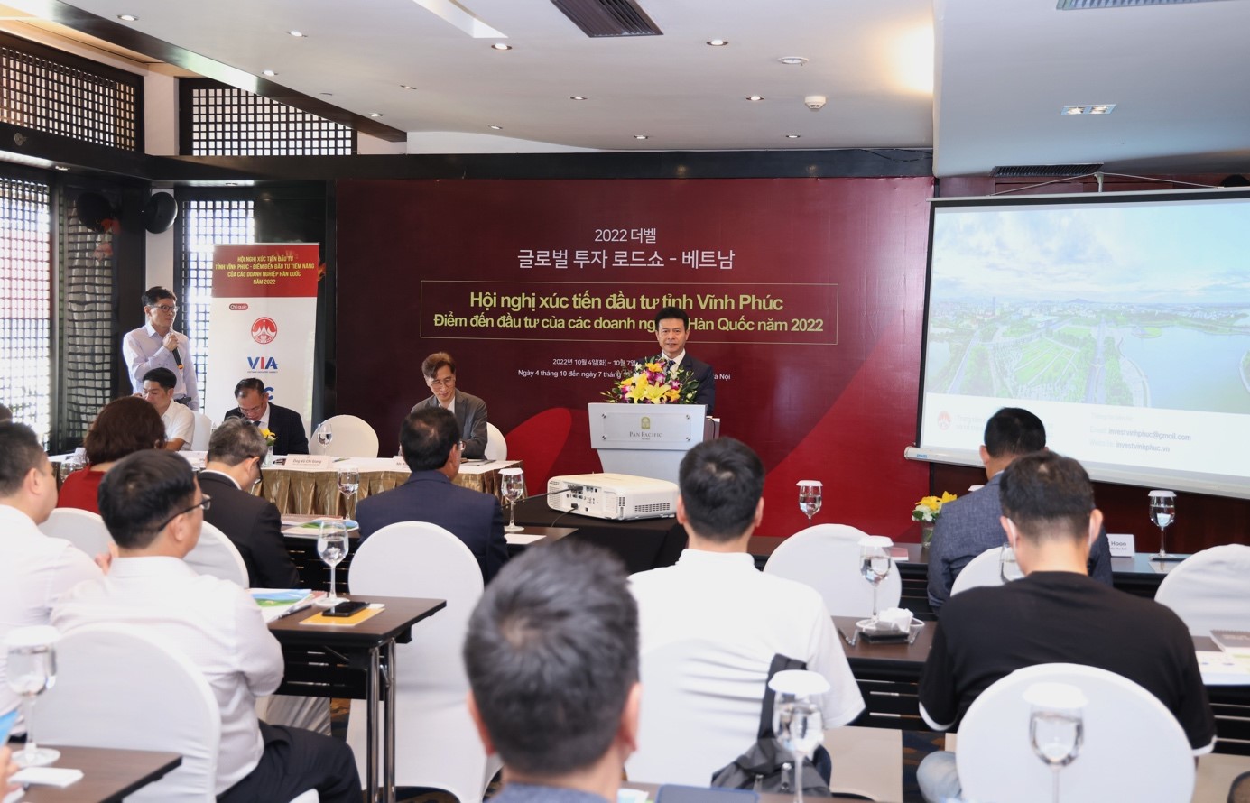 Phó Chủ tịch UBND tỉnh Vũ Chí Giang phát biểu khai mạc Hội nghị xúc tiến đầu tư Vĩnh Phúc - Điểm đến đầu tư của các doanh nghiệp Hàn Quốc năm 2022. 